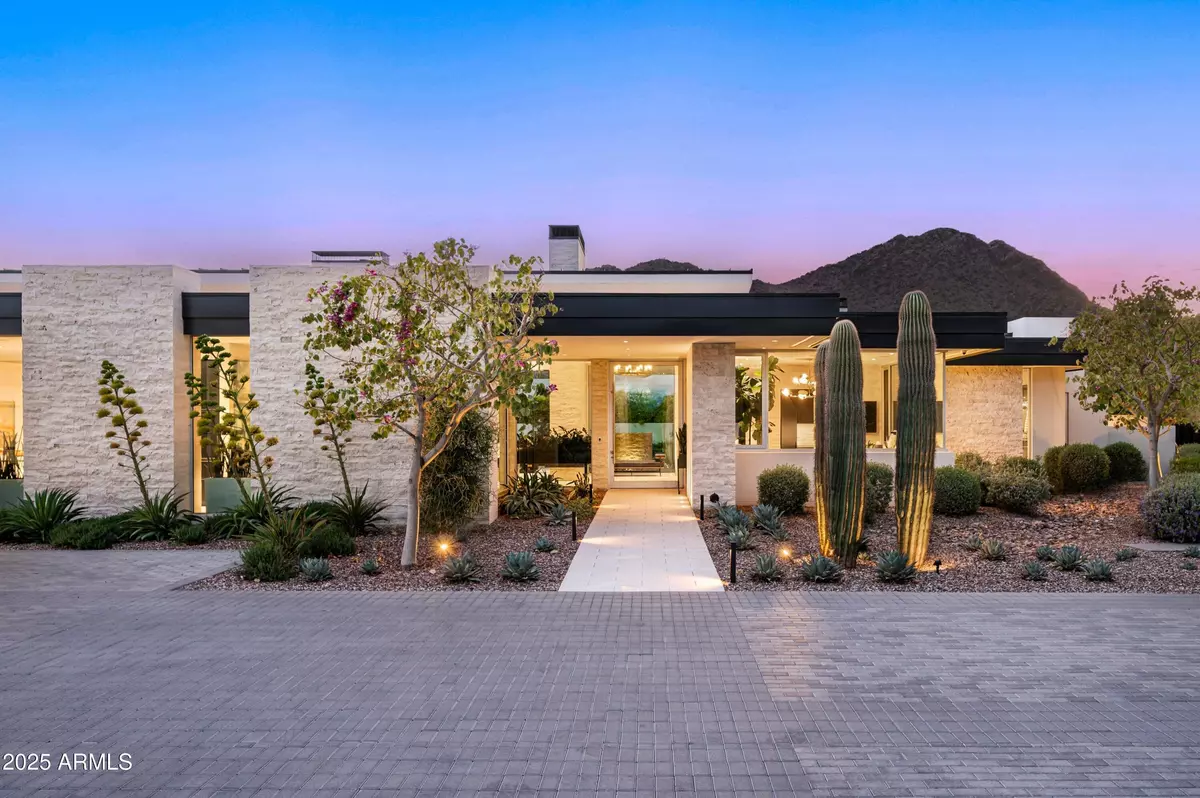 Paradise Valley, AZ 85253,5611 N WILKINSON Road