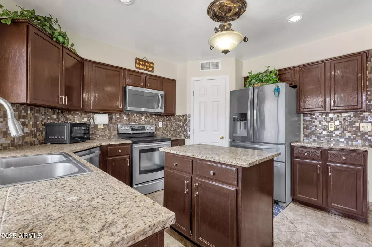 Chandler, AZ 85225,735 E GERONIMO Street