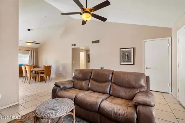 Phoenix, AZ 85024,834 E PIUTE Avenue