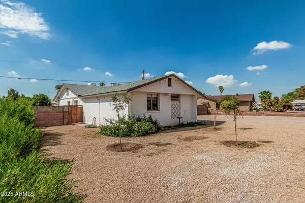 Phoenix, AZ 85033,5915 W HAZELWOOD Street