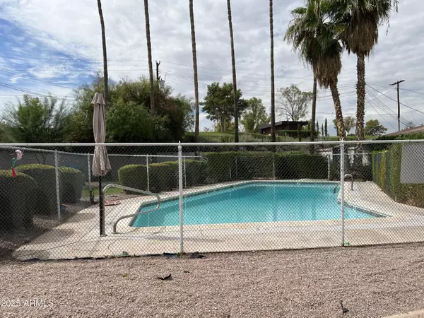 Mesa, AZ 85201,524 W FAIRWAY Drive #11