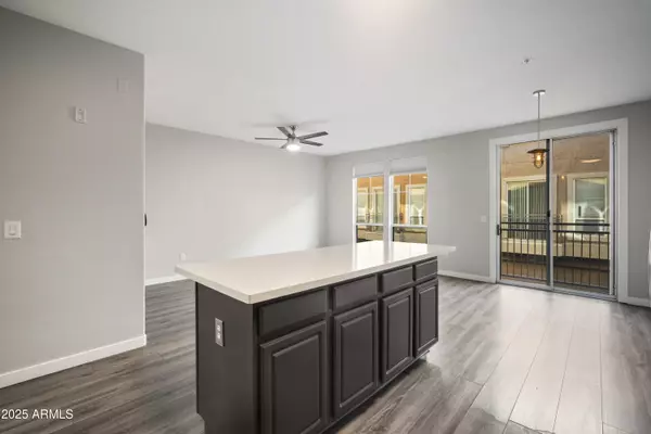 Phoenix, AZ 85032,18250 N CAVE CREEK Road #180