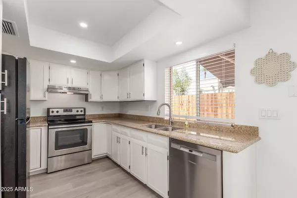 Glendale, AZ 85301,4758 W PALMAIRE Avenue