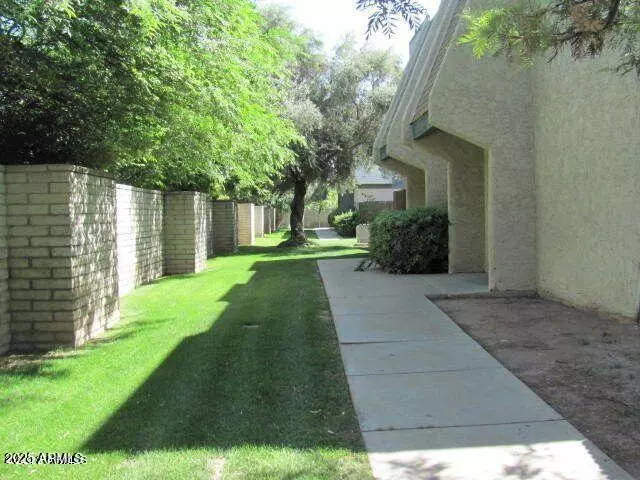 Glendale, AZ 85302,5911 W Golden Lane
