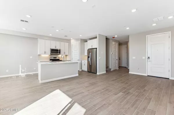 Phoenix, AZ 85054,5823 E COVEY Lane