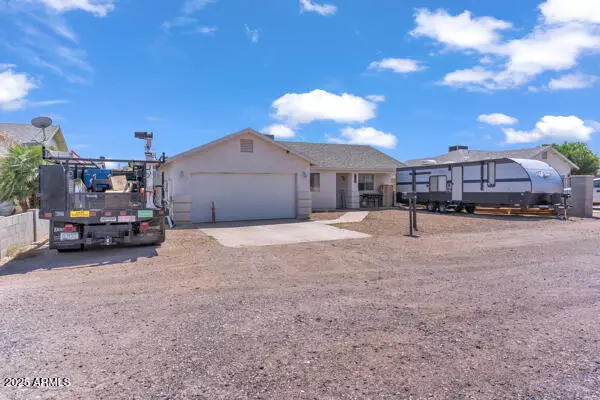 Apache Junction, AZ 85120,138 N SIGNAL BUTTE Road