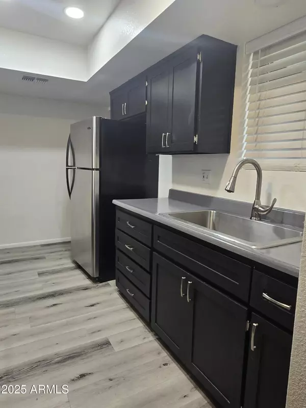 Phoenix, AZ 85041,2211 W PECAN Road