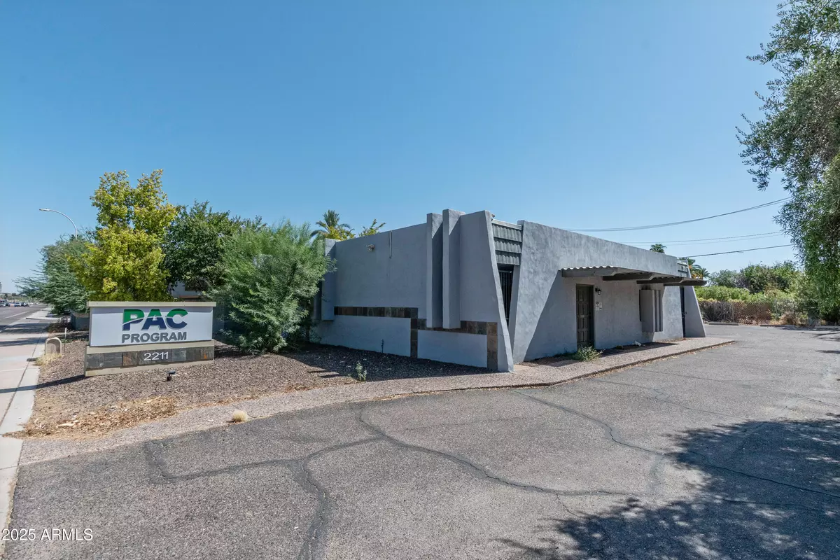 Tempe, AZ 85282,2211 S MILL Avenue