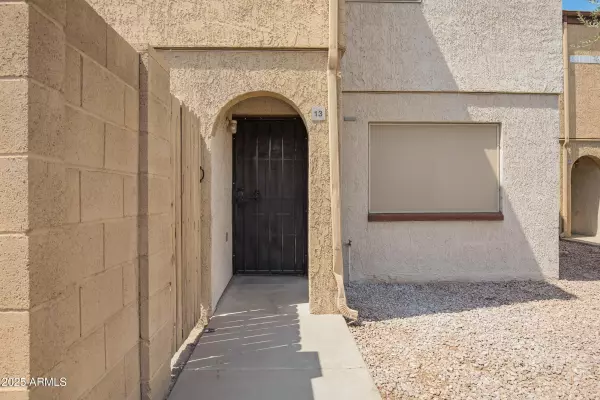 Mesa, AZ 85201,1455 N ALMA SCHOOL Road #13