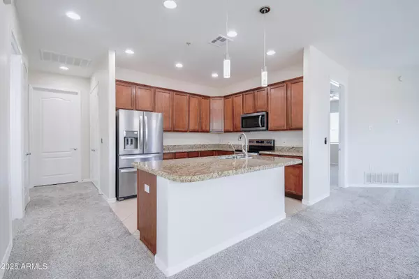 Chandler, AZ 85248,250 W QUEEN CREEK Road #249