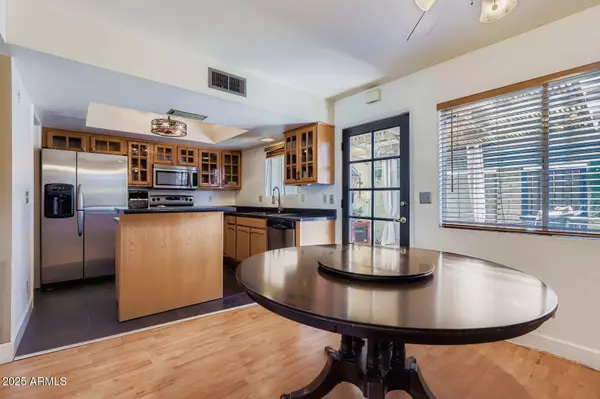 Phoenix, AZ 85012,610 E MONTEBELLO Avenue #41