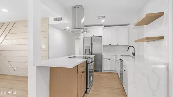 Phoenix, AZ 85027,19251 N 17TH Drive