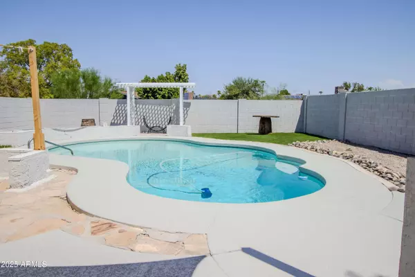 Phoenix, AZ 85027,19251 N 17TH Drive