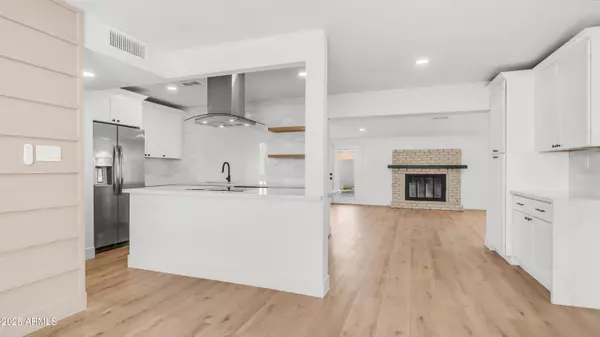 Phoenix, AZ 85027,19251 N 17TH Drive