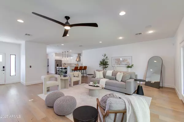 Phoenix, AZ 85018,4110 N 47TH Street