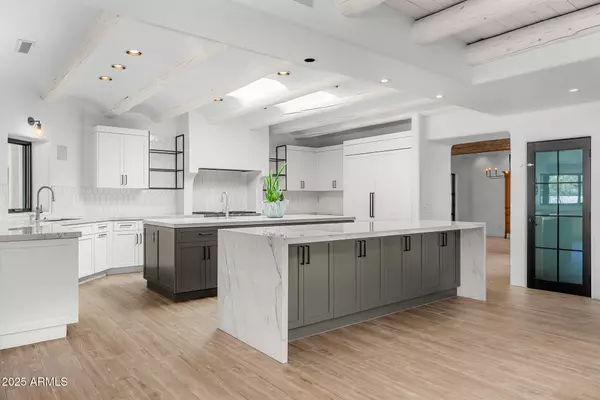 Paradise Valley, AZ 85253,5838 E BERNEIL Lane