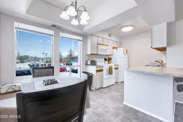 Phoenix, AZ 85044,10610 S 48TH Street #2031
