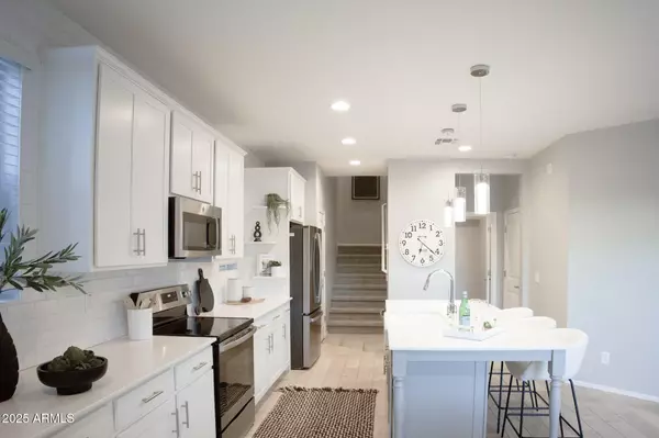 Phoenix, AZ 85022,739 E CALAVAR Road
