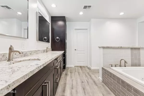 Phoenix, AZ 85028,9832 N 29TH Street