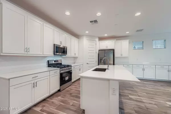 Mesa, AZ 85212,8332 E PETUNIA Avenue
