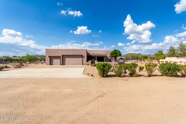 Phoenix, AZ 85086,934 E CARLISE Road