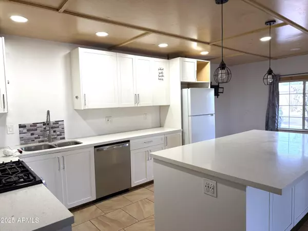 Phoenix, AZ 85022,109 E ANNETTE Drive