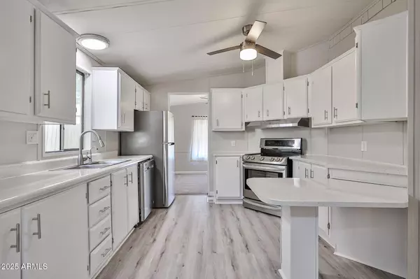 10951 N 91 Avenue #23, Peoria, AZ 85345