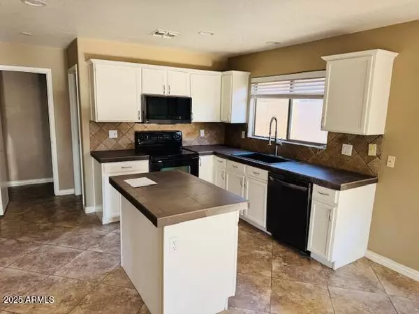 Phoenix, AZ 85042,7830 S 26TH Street