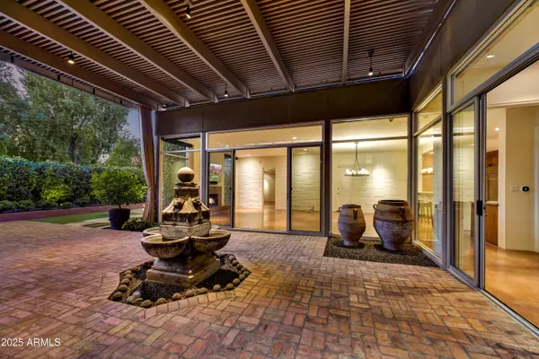 Paradise Valley, AZ 85253,5652 N SCOTTSDALE Road