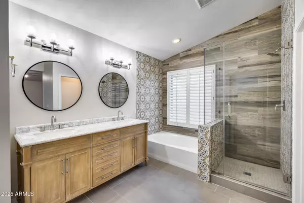 1883 W FALCON Drive, Chandler, AZ 85286