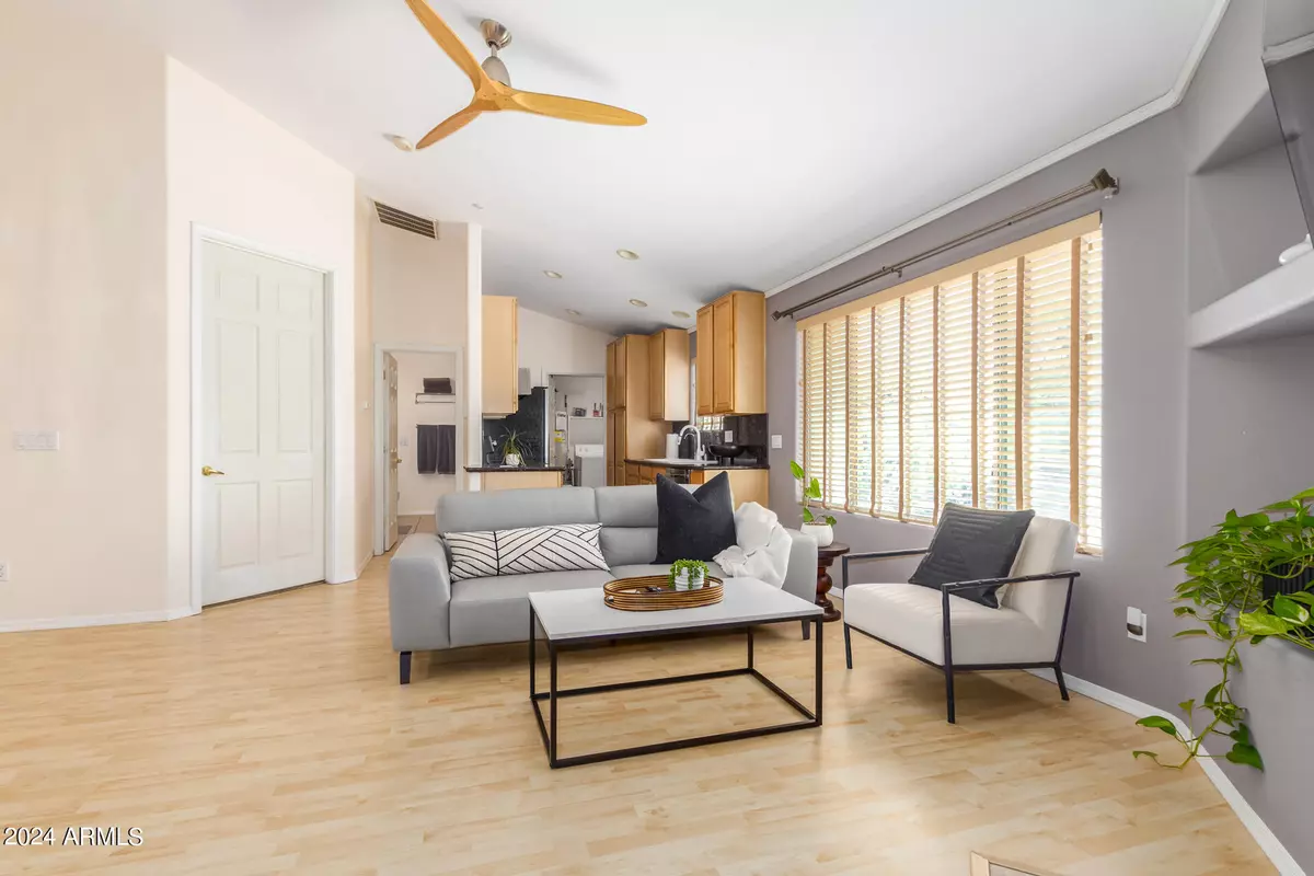 Scottsdale, AZ 85251,7508 E Earll Drive #16