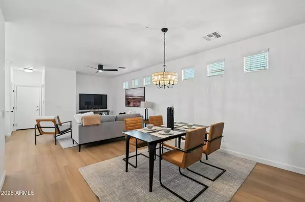Gilbert, AZ 85296,3065 E TAMARISK Street