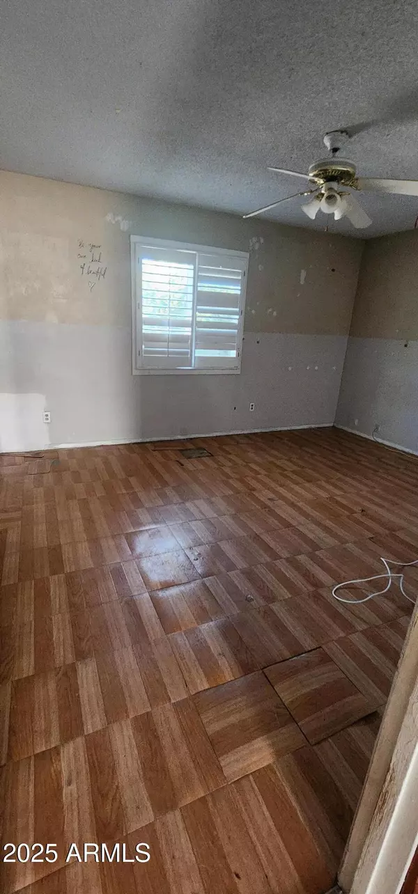 Phoenix, AZ 85019,5740 N 42ND Lane