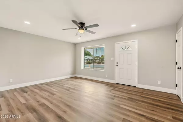 Mesa, AZ 85204,3262 E Enid Avenue
