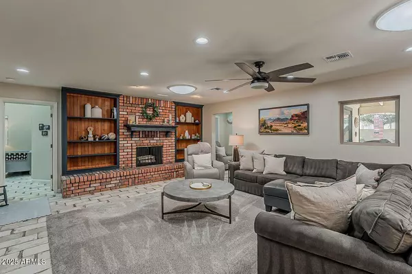 Phoenix, AZ 85029,12810 N 17th Avenue