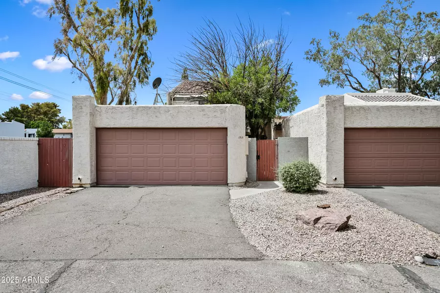 1916 S River Drive, Tempe, AZ 85281