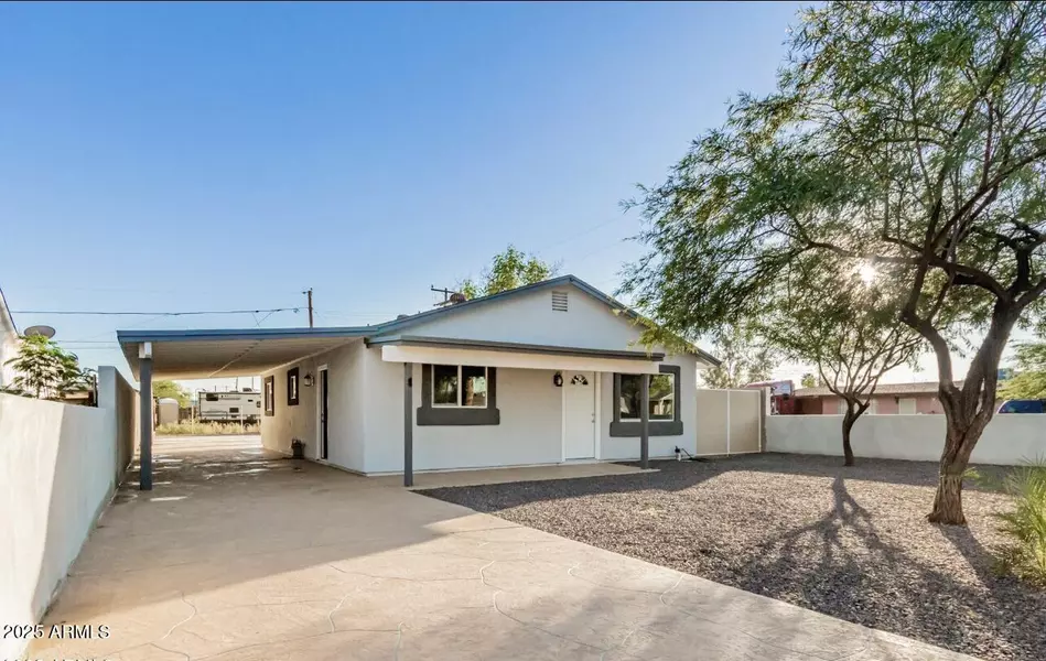 2951 W HOLLY Street, Phoenix, AZ 85009