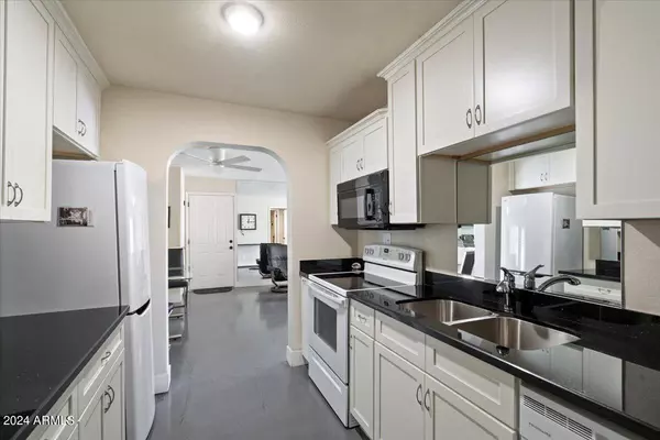 10444 N 69TH Street #130, Paradise Valley, AZ 85253