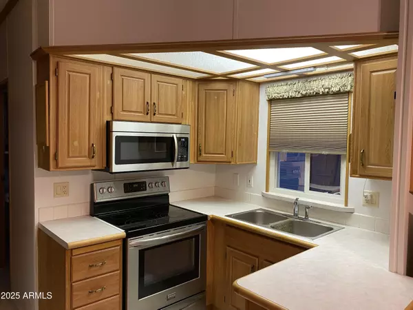 Apache Junction, AZ 85119,112 KAOLINE Drive
