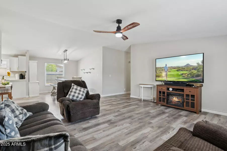 9640 E ESCONDIDO Avenue, Mesa, AZ 85208