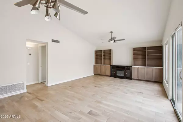 Phoenix, AZ 85044,4223 E CASSIA Way