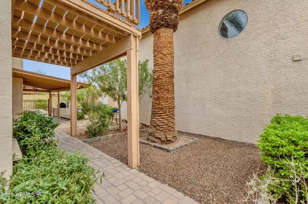 Phoenix, AZ 85022,1656 E BLUEFIELD Circle