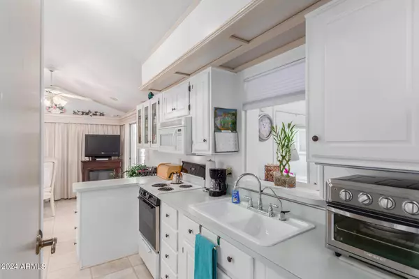Apache Junction, AZ 85119,101 Kaolin Drive