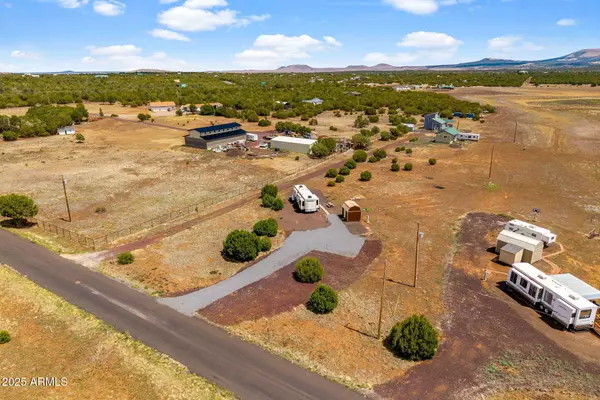 Vernon, AZ 85940,114 ACR 3398 -- #-