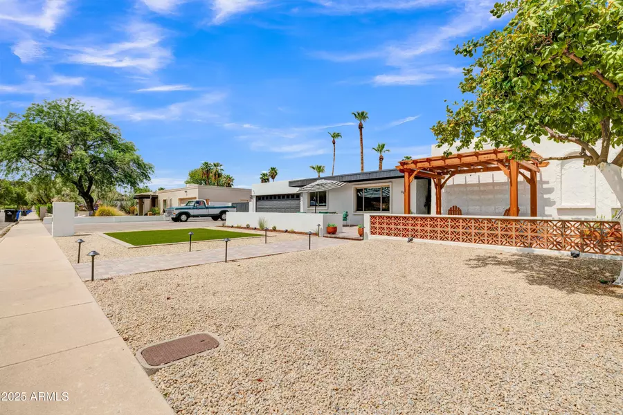 812 W Gleneagles Drive, Phoenix, AZ 85023