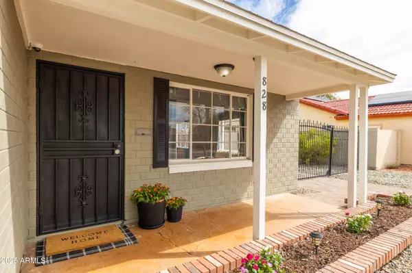 Phoenix, AZ 85013,828 W EARLL Drive