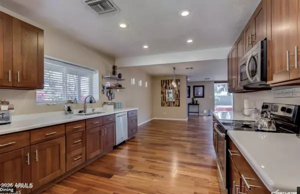 Phoenix, AZ 85016,2645 E GLENROSA Avenue