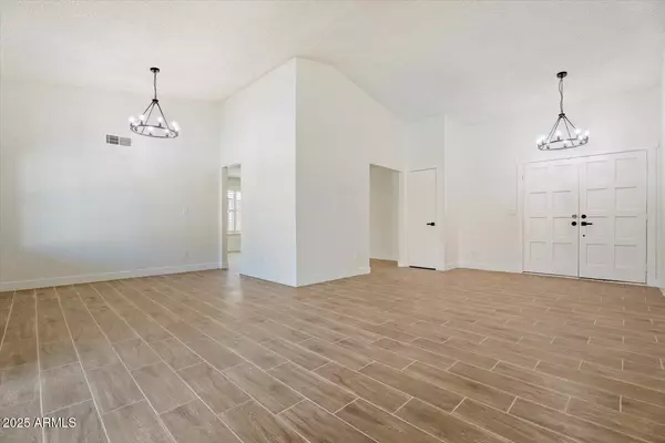 Phoenix, AZ 85029,3932 W MERCER Lane