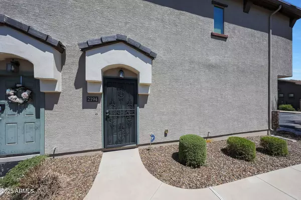 Phoenix, AZ 85024,2725 E MINE CREEK Road #2194