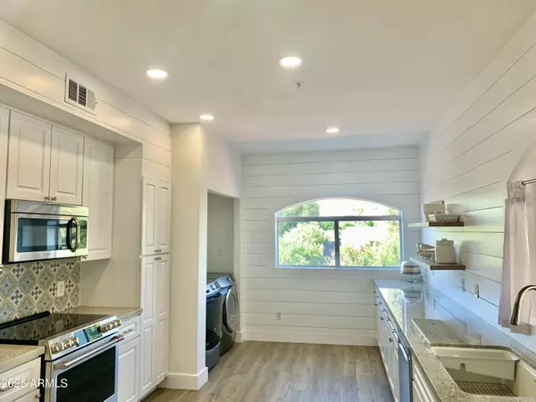 Scottsdale, AZ 85258,8653 E ROYAL PALM Road #2010